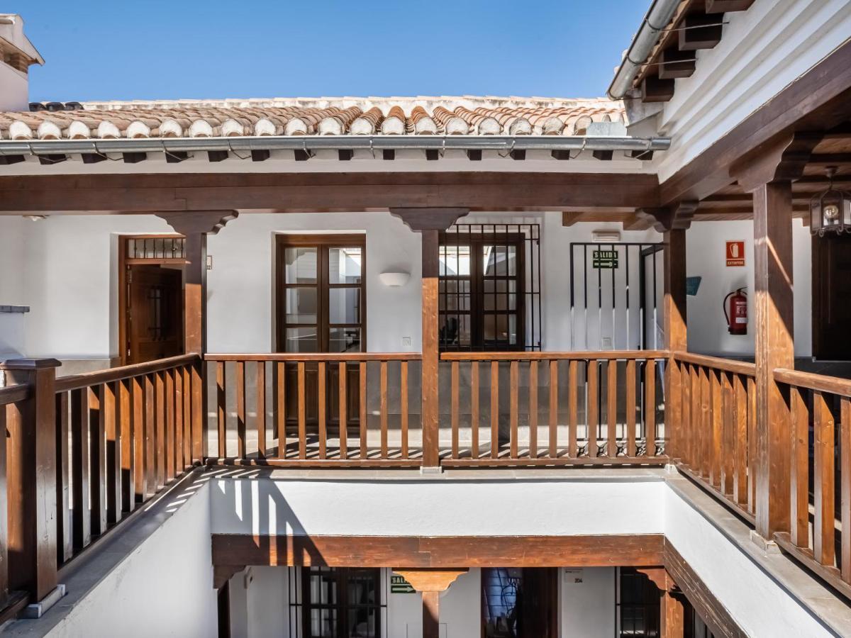 Limehome Granada Calle Santa Ana Екстер'єр фото