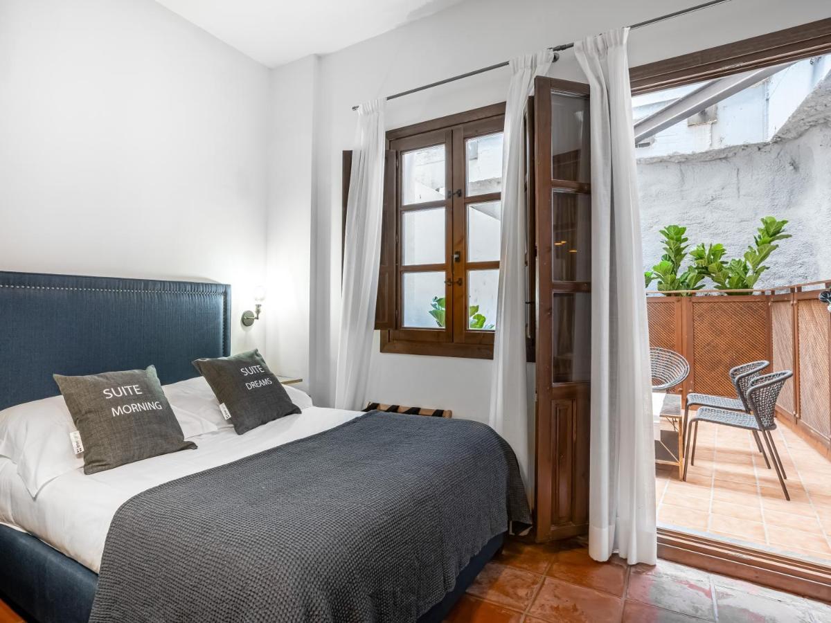 Limehome Granada Calle Santa Ana Екстер'єр фото