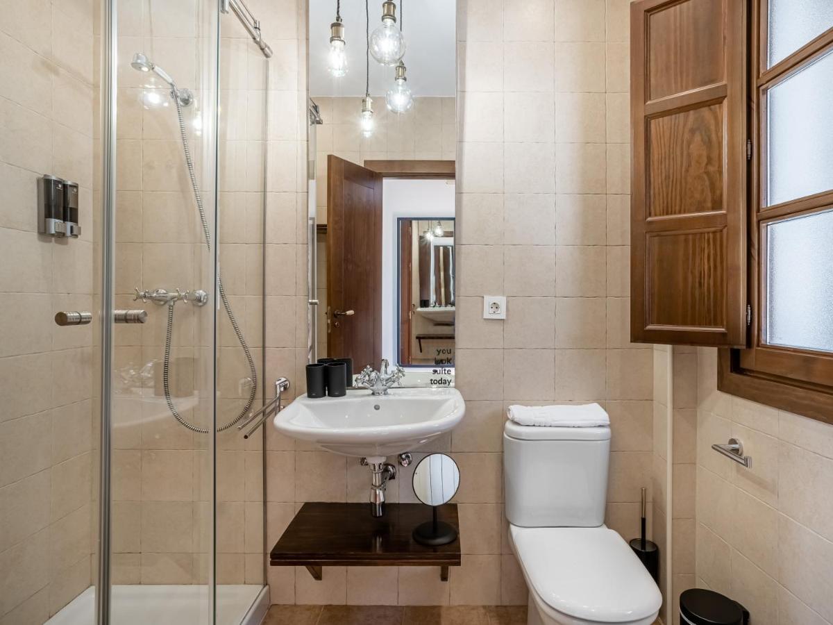 Limehome Granada Calle Santa Ana Екстер'єр фото