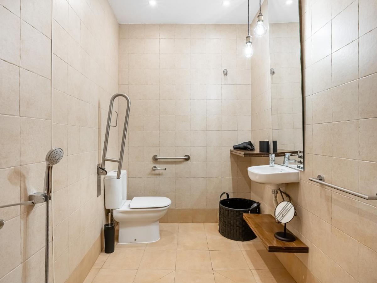 Limehome Granada Calle Santa Ana Екстер'єр фото