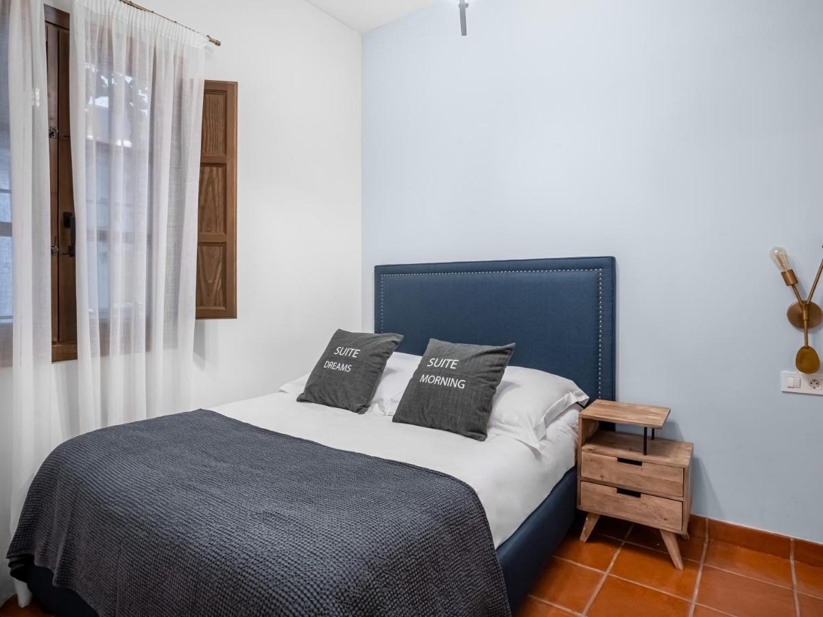Limehome Granada Calle Santa Ana Екстер'єр фото