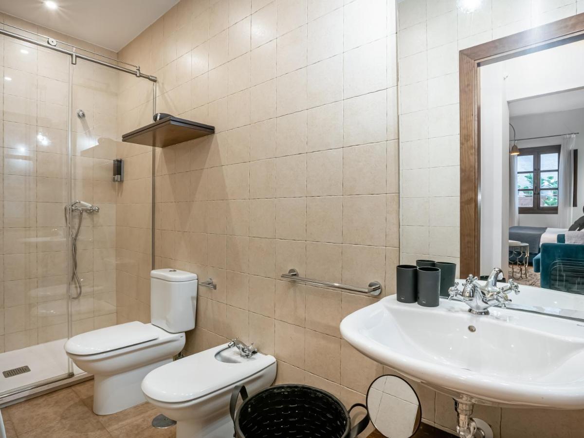 Limehome Granada Calle Santa Ana Екстер'єр фото