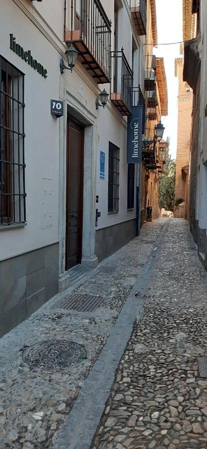 Limehome Granada Calle Santa Ana Екстер'єр фото